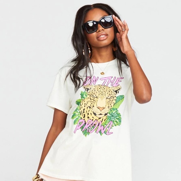 SHOW ME YOUR MUMU On The Prowl T-shirt - Picture 5 of 11
